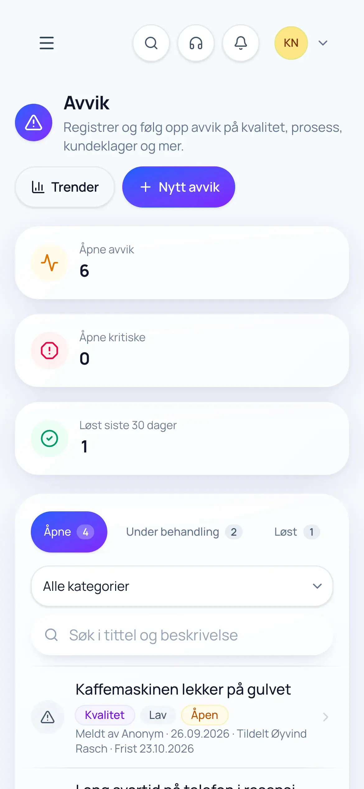 Incident reports in Operra on a phone, with the number of open reports and the list.